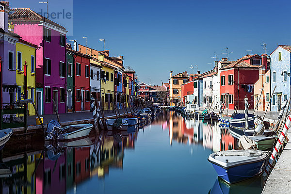 Bunte Häuser auf der Insel Burano  Venedig  UNESCO-Weltkulturerbe  Venetien  Italien  Europa