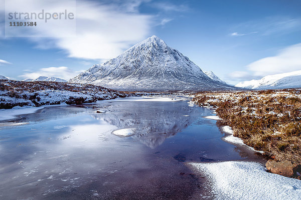 Buachaille Etive Mor und Fluss Coupall  Glen Coe (Glencoe)  Region Highland  Schottland  Vereinigtes Königreich  Europa