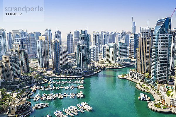 Blick von oben auf Dubai Marina  Dubai  Vereinigte Arabische Emirate  Naher Osten