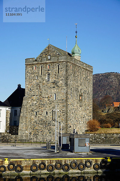 Rosenkrantztarnet-Turm  Bryggen  UNESCO-Weltkulturerbe  Bergen  Hordaland  Norwegen  Skandinavien  Europa