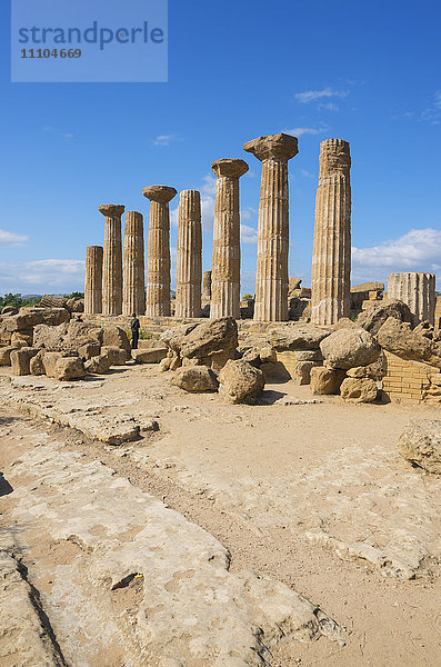 Überreste des Herakles-Tempels  Tal der Tempel  Agrigento  UNESCO-Weltkulturerbe  Sizilien  Italien  Europa