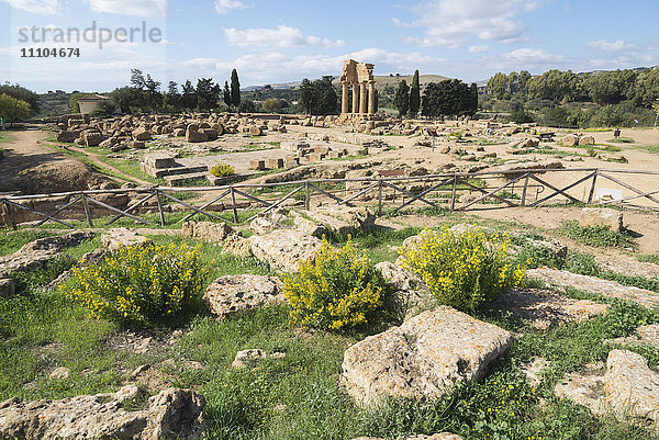 Kastor-Tempel  Tal der Tempel  Agrigento  UNESCO-Weltkulturerbe  Sizilien  Italien  Europa