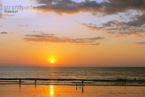 Memories Beach  Sonnenuntergang  Khao Lak  Provinz Phang Nga  Thailand  Südostasien  Asien