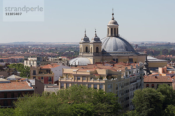 Basilika de San Francisco el Grande vom Dach der Catedral de la Almudena in Madrid  Spanien  Europa
