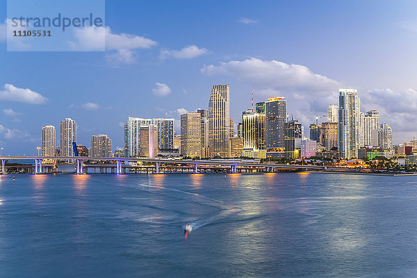 Skyline von Downtown Miami  Miami  Florida  Vereinigte Staaten von Amerika  Nordamerika