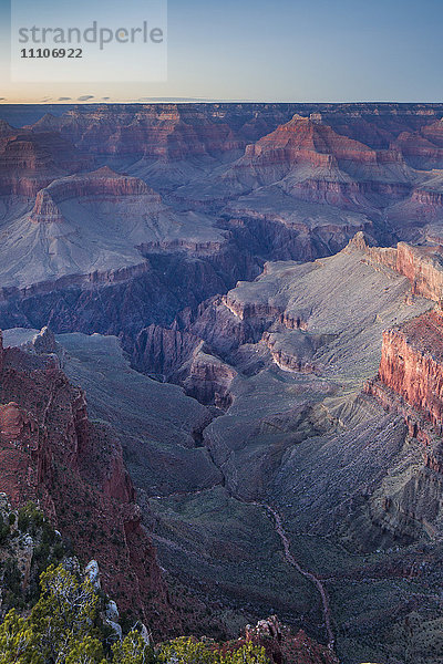 Blick in die uralte Metropole des Grand Canyon vom Mohave Point aus  mit Tempeln  Gipfeln  Plateaus und Buttes  Grand Canyon  UNESCO-Weltkulturerbe  Arizona  Vereinigte Staaten von Amerika  Nordamerika