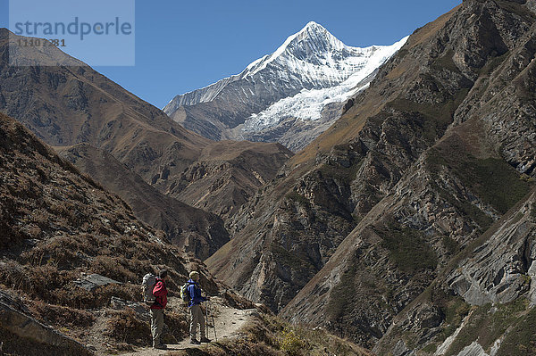 Trekking im Kagmara-Tal in Dolpa  einer abgelegenen Region in Nepal  Himalaya  Nepal  Asien