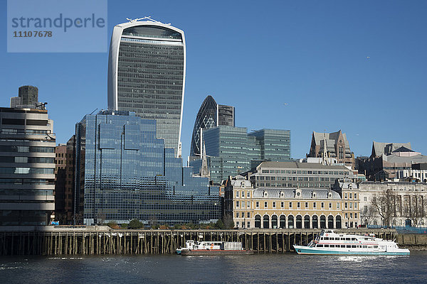 Blick auf die City of London von der South Bank  London  England  Vereinigtes Königreich  Europa