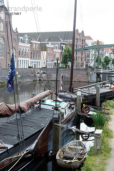 Der historische Innenstadthafen von Delfthaven  Rotterdam  Niederlande  Europa