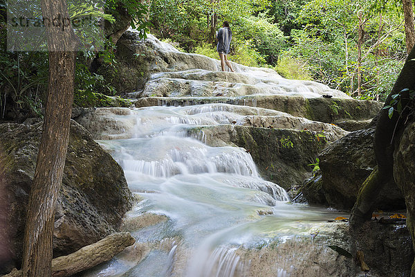 Erawan-Wasserfälle  Erawan-Nationalpark  Kanchanaburi  Thailand  Südostasien  Asien