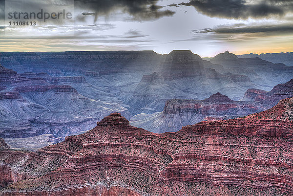 Sonnenaufgang am Mather Point  South Rim  Grand Canyon National Park  UNESCO-Welterbe  Arizona  Vereinigte Staaten von Amerika  Nordamerika