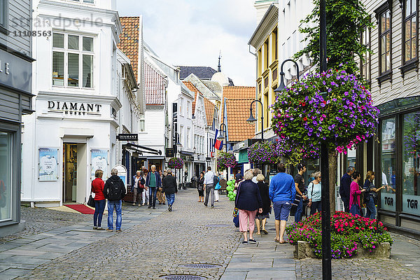 Fußgängerzone in der Einkaufsstraße von Stavanger  Norwegen  Skandinavien  Europa