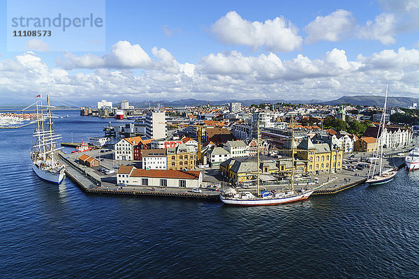 Hafen von Stavanger  Stavanger  drittgrößte Stadt Norwegens und Zentrum der norwegischen Ölindustrie  Norwegen  Skandinavien  Europa