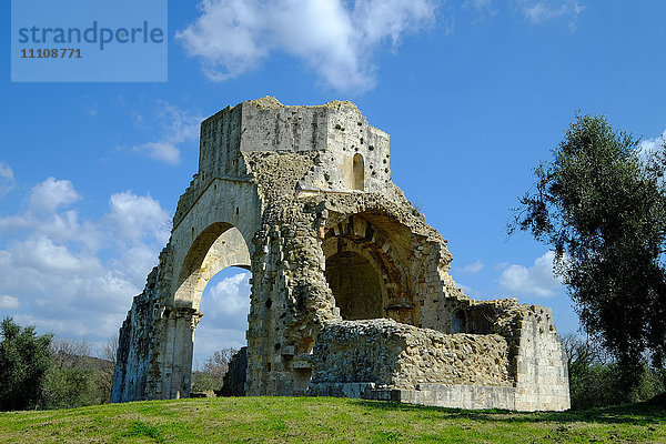 Ruinen des Benediktinerklosters San Bruzio  Magliano in Toskana  Toskana  Italien  Europa