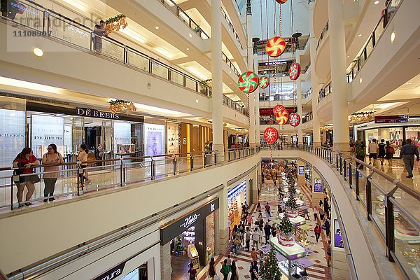 Suria KLCC Einkaufszentrum zu Weihnachten  Kuala Lumpur  Malaysia  Südostasien  Asien