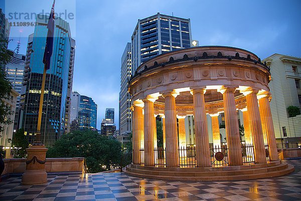 Anzac-Denkmal bei Nacht  Brisbane  Queensland  Australien  Ozeanien