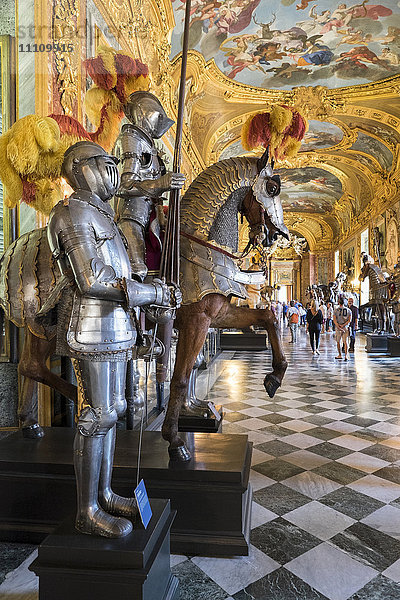Italien  Piemont  Turin  Königlicher Palast  Die königliche Waffenkammer  Sammlungen von Waffen und Rüstungen  gegründet von der Familie Savoyen