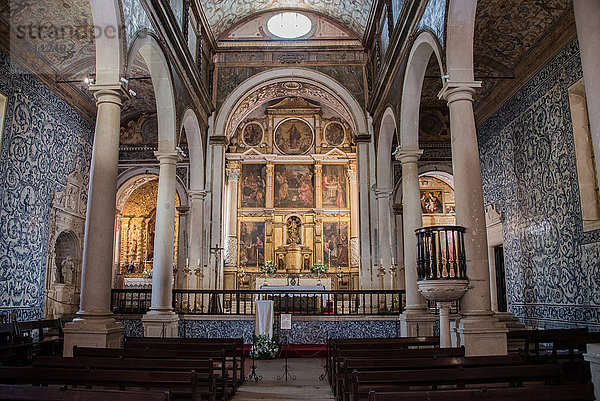 Europa  Portugal  Region Estremadura  Bezirk Leiria  Obidos  Kirche der Heiligen Maria
