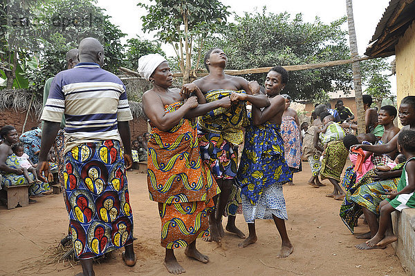 Togo  Umgebung von Lomè  woodoo cerimony