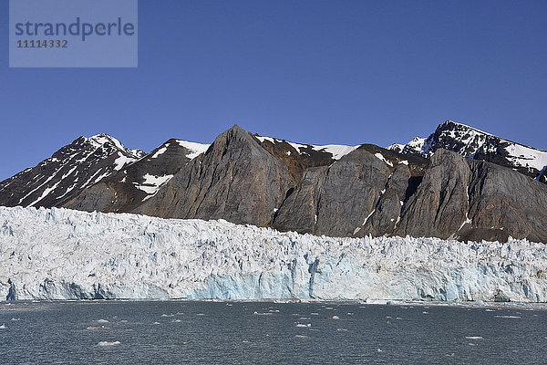 Norwegen  Svalbard-Inseln  Spitzbergen  Eisberge und Gletscher