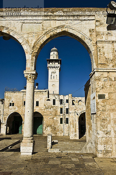 Das vergoldete islamische Heiligtum Haram al Sharif oder Felsendom-Moschee auf dem Tempelberg in der Altstadt von Ost-Jerusalem Israel