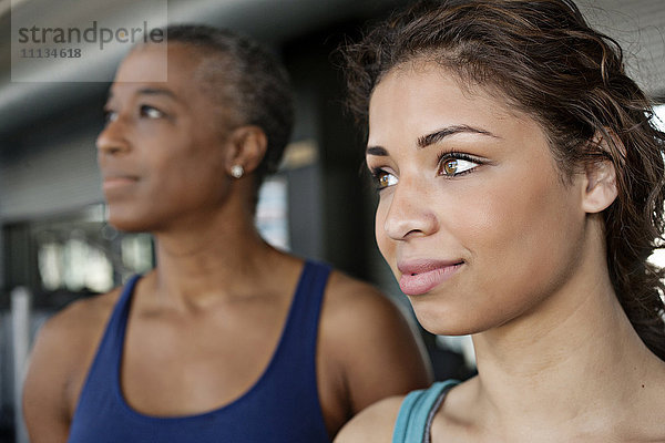 Frauen im Fitnessstudio