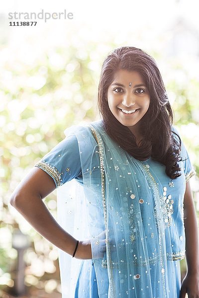 Indische Frau in traditioneller Kleidung