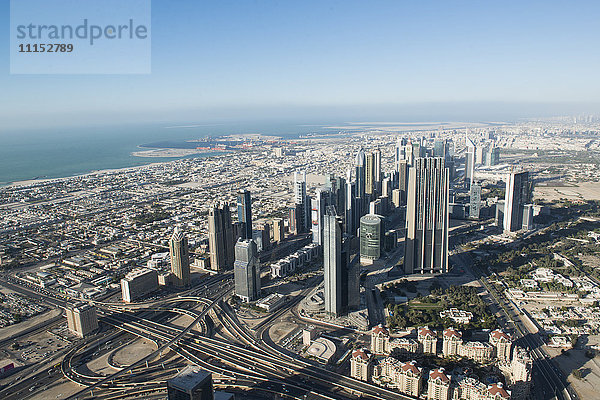 Luftaufnahme des Stadtbildes  Dubai  Vereinigte Arabische Emirate