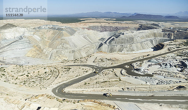 USA  Arizona  Luftaufnahme einer funktionierenden Goldmine südlich von Tucson