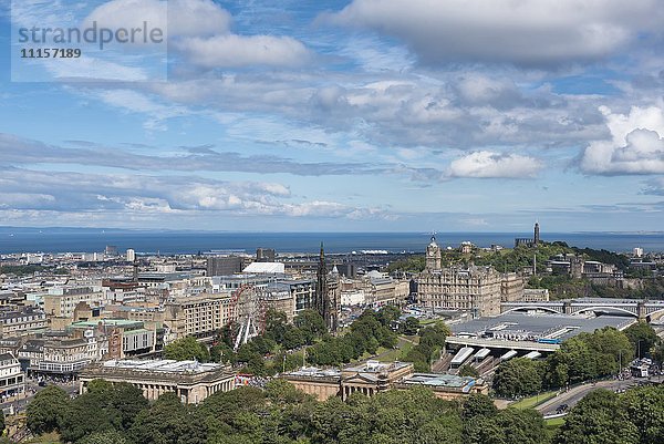 Großbritannien  Schottland  Edinburgh  historisches Stadtzentrum  Firth of Forth