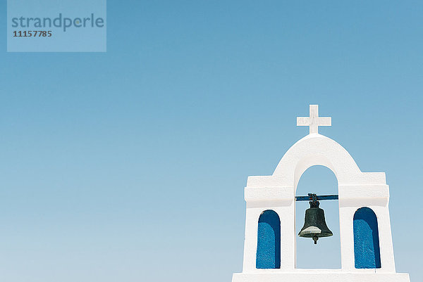 Griechenland  Kykladen  Santorini  Oia  Glockenturm einer Kirche