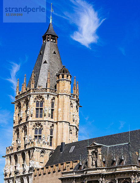 Deutschland  Köln  Blick zum Rathausturm