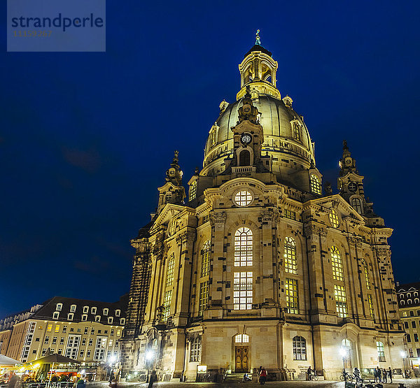 Deutschland  Sachsen  Dresden  Frauenkirche bei Nacht