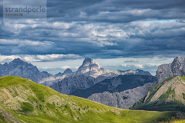 Italien  Dolomiten  Blick auf den Monte Antelao