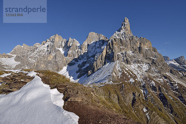 Italien  Trentino  Dolomiten  Passo Rolle  Berggruppe Pale di San Martino mit Cimon della Pala