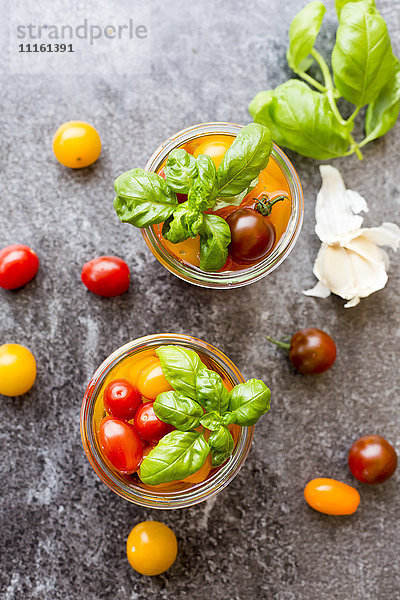 Fermentierte Tomaten im Einmachglas