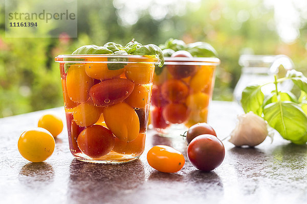 Fermentierte Tomaten im Einmachglas