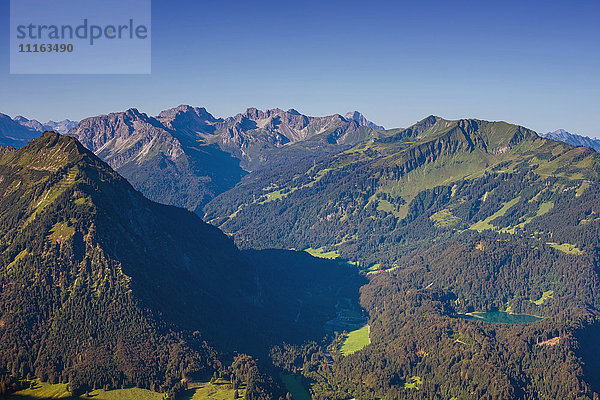 Deutschland  Bayern  Blick vom Schattenberg auf Himmelschrofen  Fellhorn und Söllereck  Freibergsee