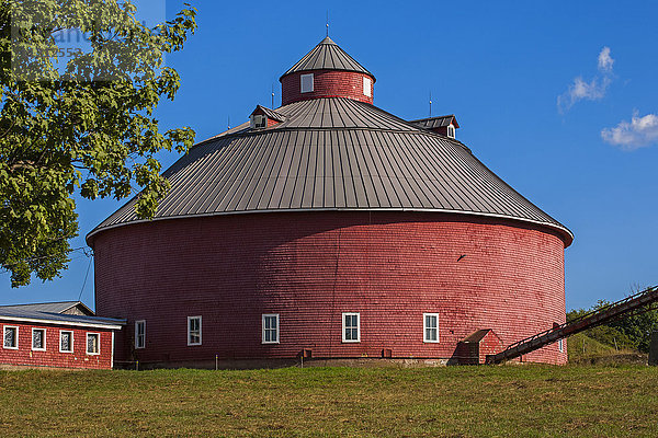 Runde rote Scheune; West Brome  Quebec  Kanada'.