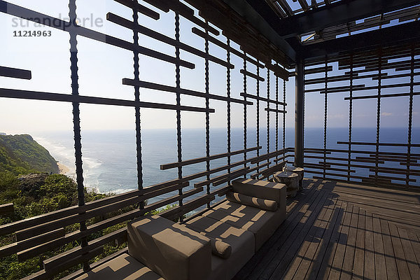 Zeitgenössisch gestalteter Pavillon im Alila Villas Hotel  Uluwatu  Bali