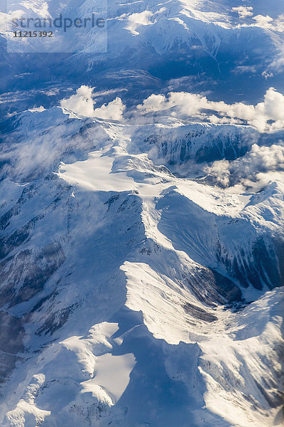 Luftaufnahme von Neuschnee auf dem Kaskadengebirge; Washington  Vereinigte Staaten von Amerika'.