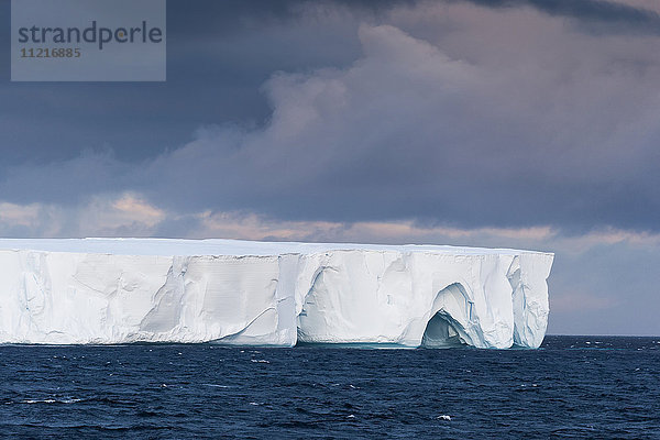 Tafel-Eisberg; Antarktis'.