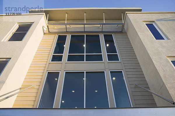 Detail Front Außen zeitgenössischen Loft-Stil Eigentumswohnung