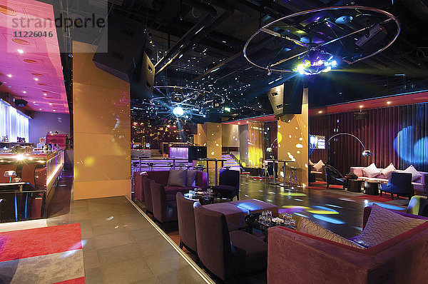 Lounge-Bereich im Nachtclub