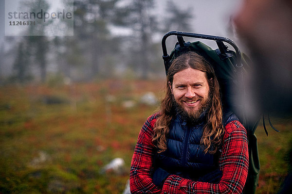 Wanderer im Park  Sarkitunturi  Lappland  Finnland