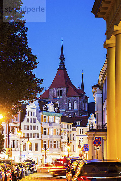 Marienkirche und Architektur der Rostocker Altstadt Rostock  Mecklenburg-Vorpommern  Deutschland