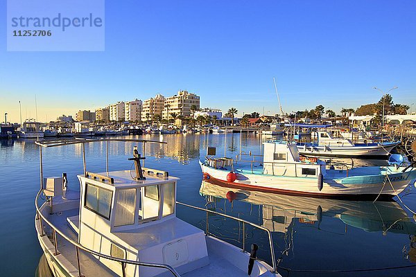 Hafen von Larnaka  Larnaka  Zypern  Östliches Mittelmeer  Europa