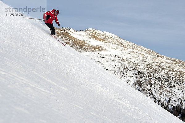 Skifahren in den Dolomiten bei Falcade  Venetien  Italien  Europa