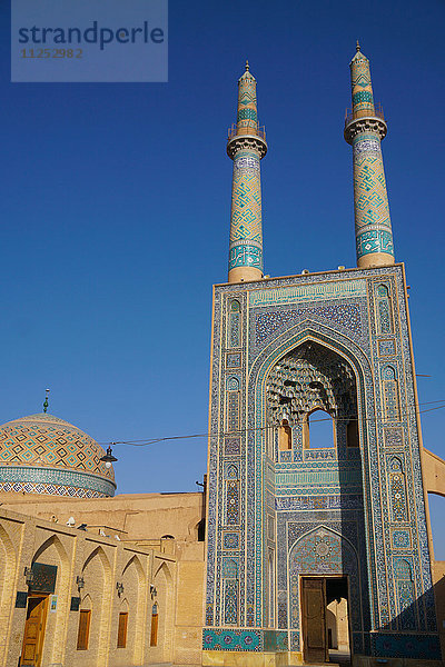 Fassade und Minarette  Jameh-Moschee  Yazd  Iran  Naher Osten