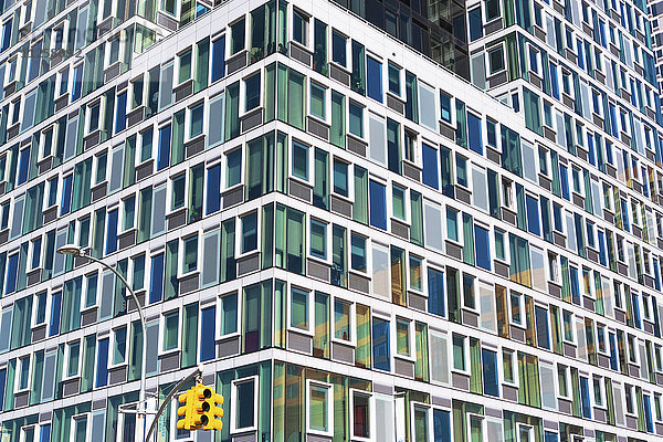 USA  New York State  New York City  Long Island City  Fassade eines Wolkenkratzers